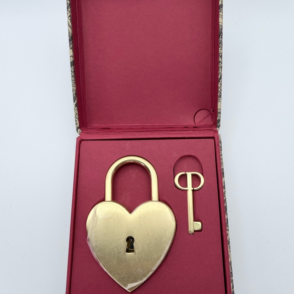 Christian Dior Gold Heart Lock and Key Set - Valentine’s Day Gift - Working Lock - Picture 2 of 5
